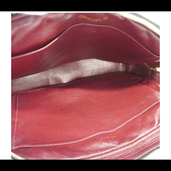 Authentic CHANEL quilted black lambskin tote - Picture 4 of 14